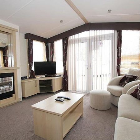 Hôtel Hoburne Cotswold à South Cerney Extérieur photo